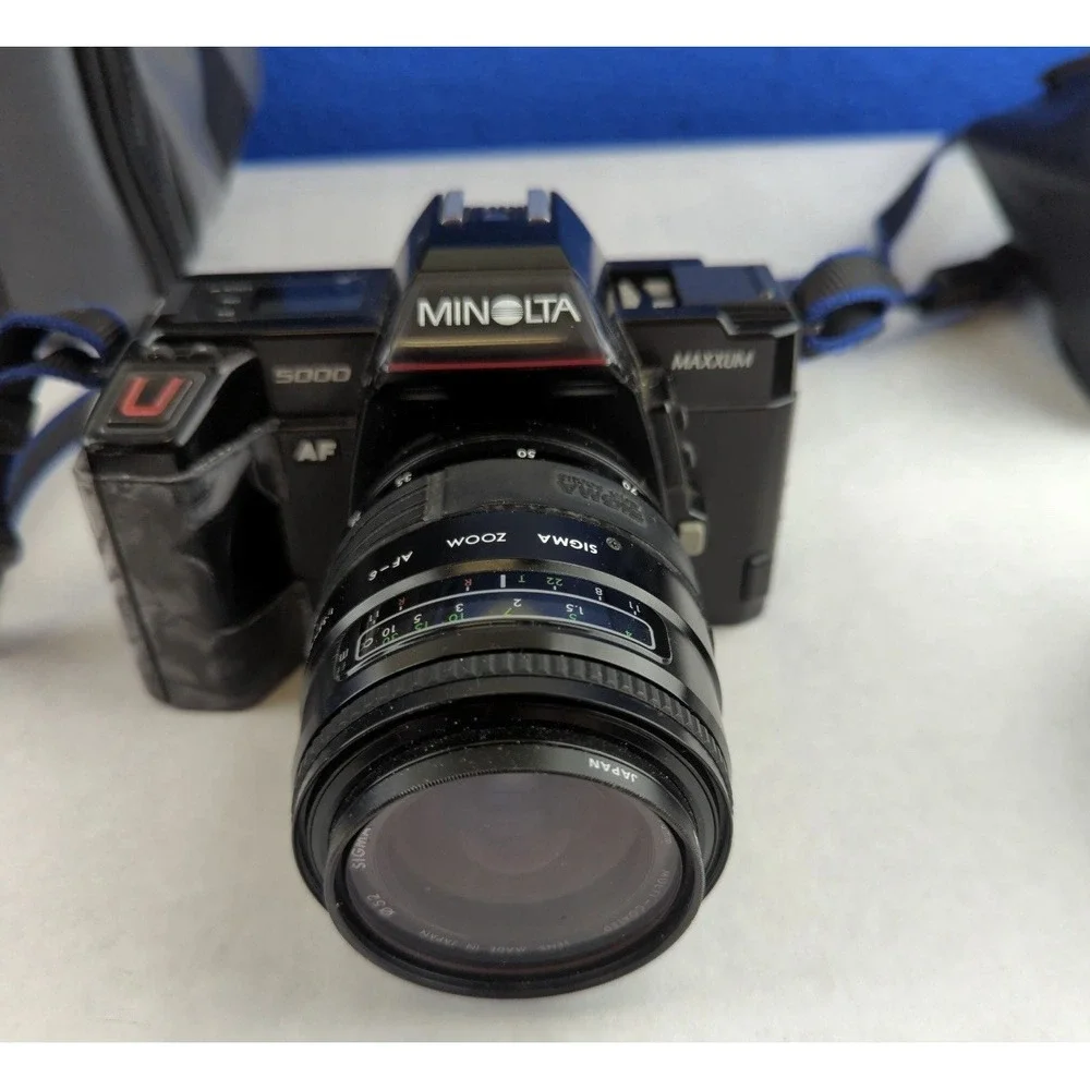 Minolta Maxxum 5000 35mm SLR Camera Sigma 28-70mm Lens 2800 AF Flash Bag Bundle‎